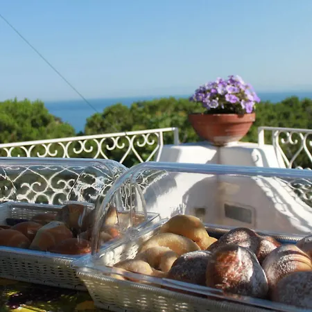 Marinella Bed & Breakfast 2*