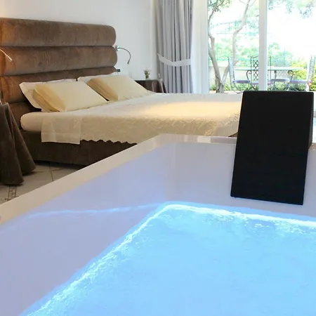 Marinella Bed & Breakfast 2*